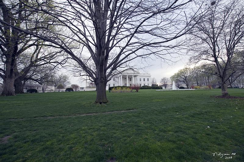 20080404_184529 D3 P.jpg - View of White House from the 'front gate'